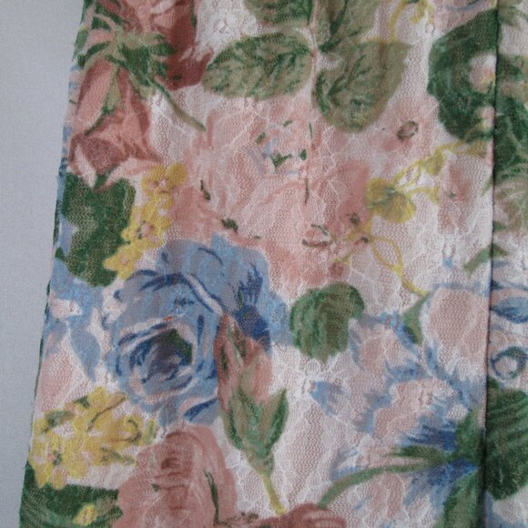 Urban Outfitters Womens Shorts w\ Floral Print Size S-P Pre-owned Good Condition - Picture 3 of 7